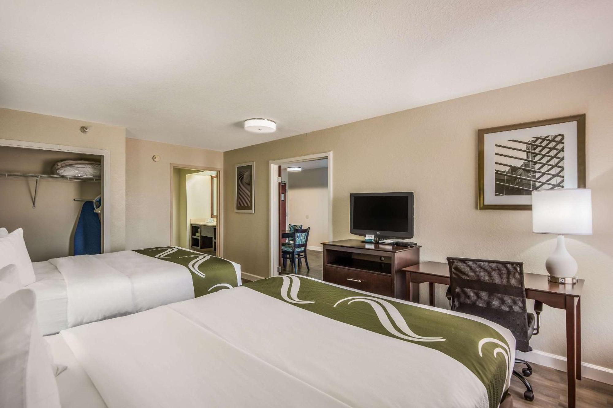 Quality & - Downtown 3* Quincy