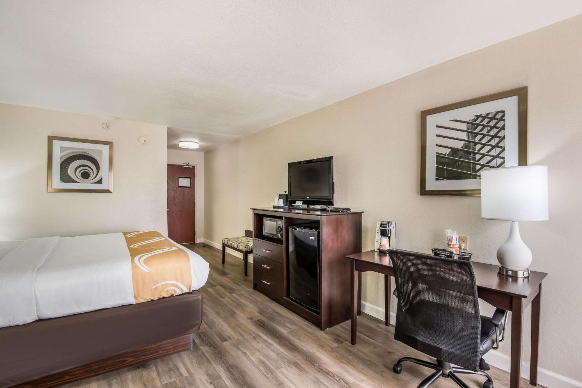Quality & - Downtown Hotel
